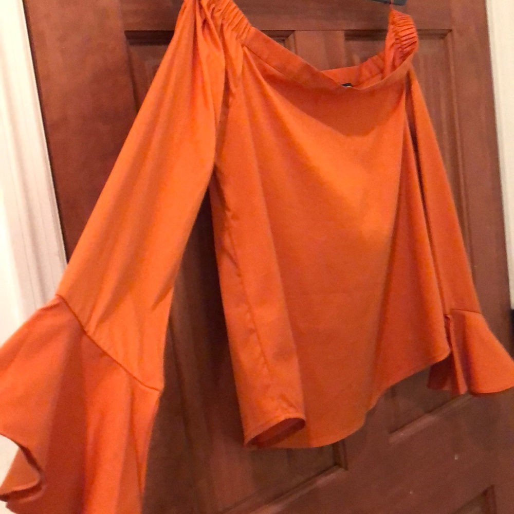 Express Off The Shoulder Blouse - Picture 4 of 8
